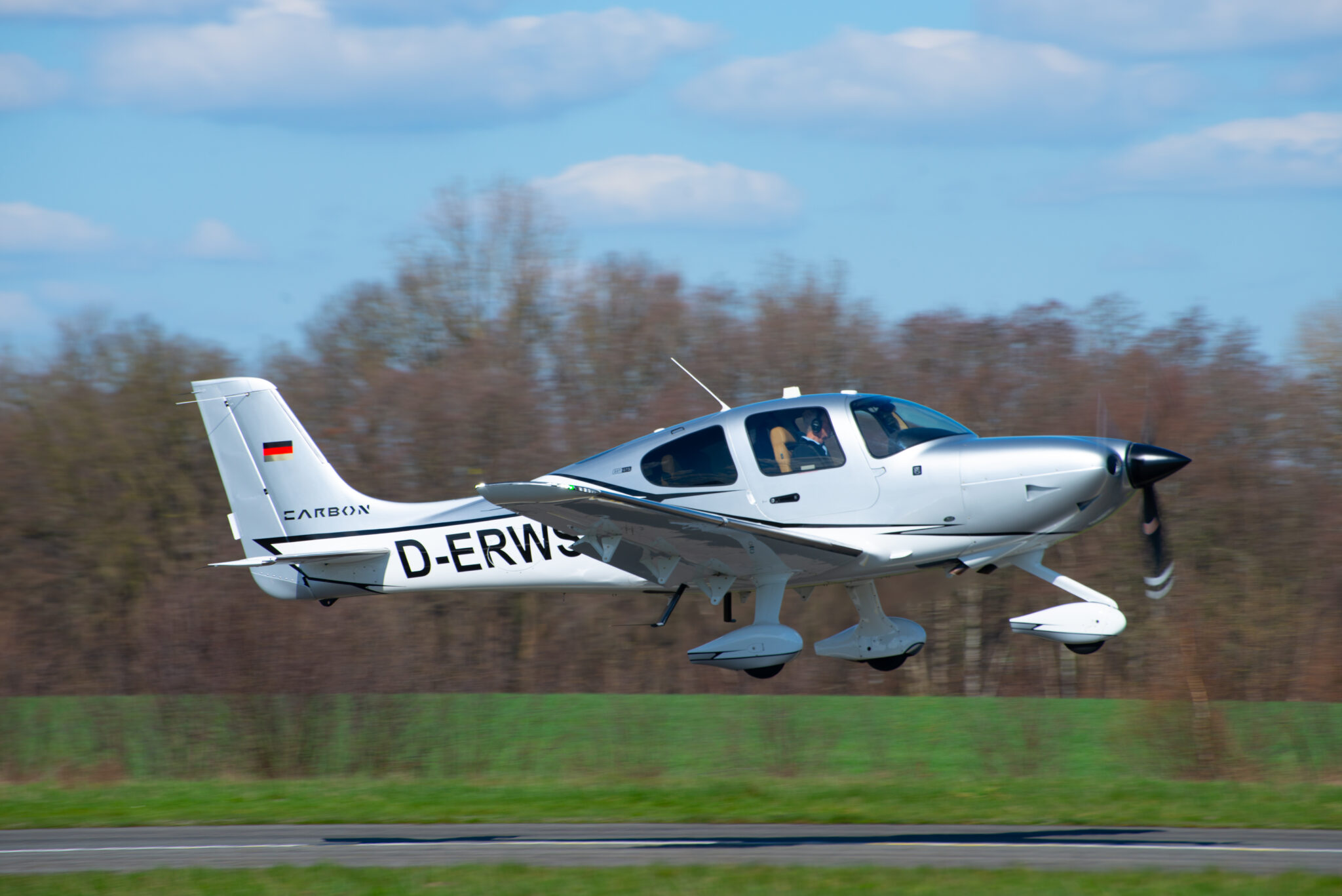 Cirrus SR22T G6 GTS High-Performance Flugzeug AAG Flotte Bremen
