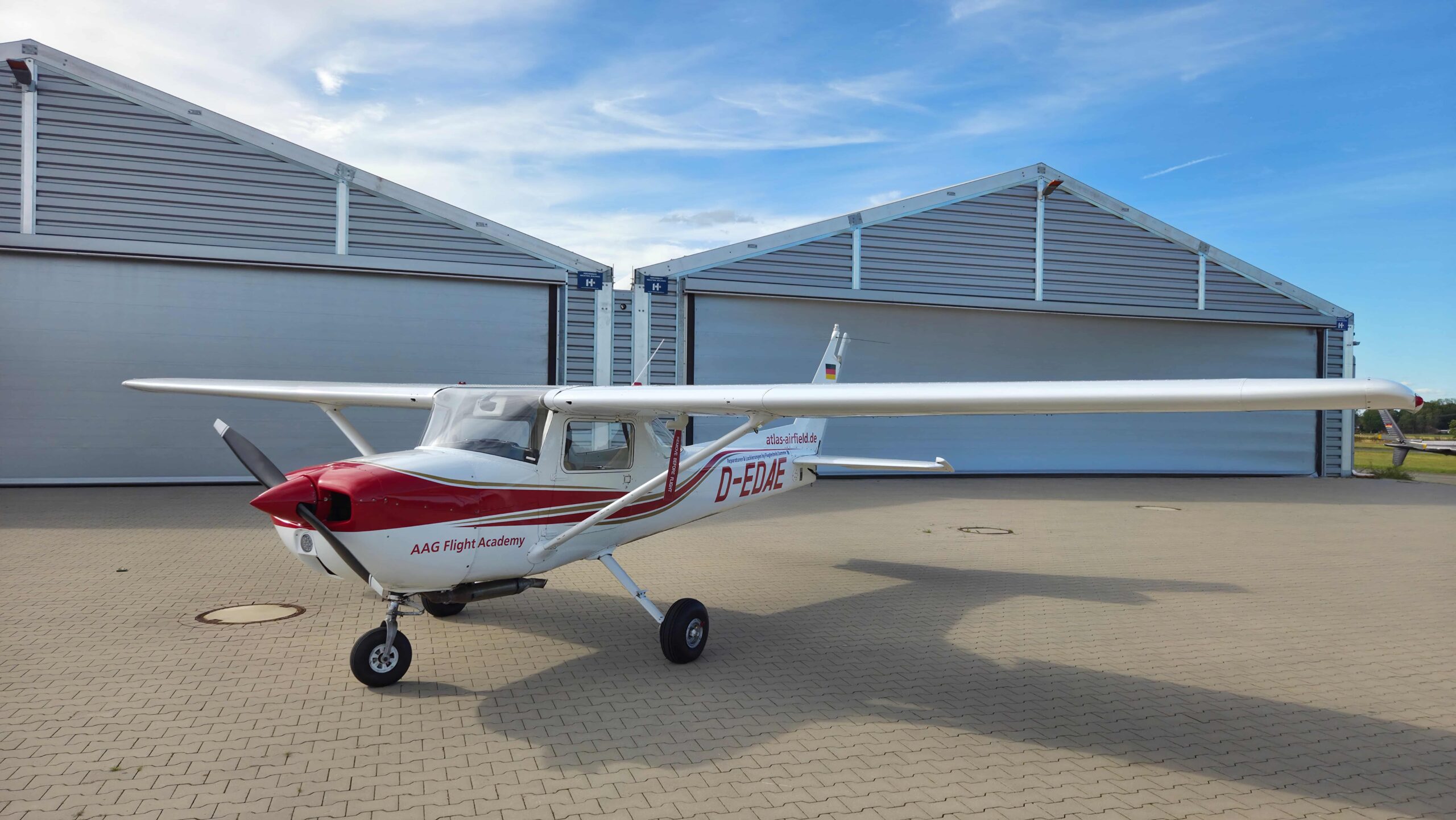 Cessna 150L klassisches Schulungsflugzeug AAG Flotte Bremen